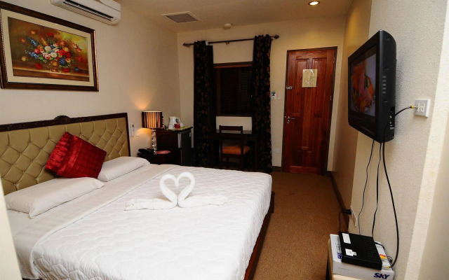 Big Apple Hotel & Bar