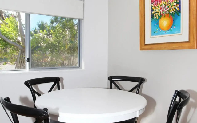 Arlington 1 - Two Bedroom Unit, close to the beach!