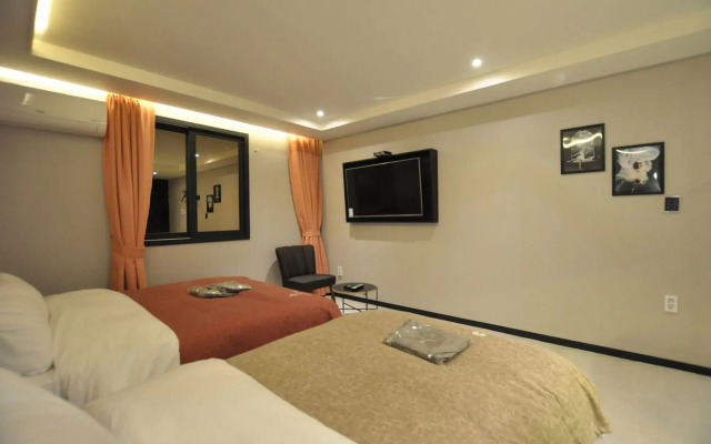 French Code Hotel Seomyeon Bumcheon