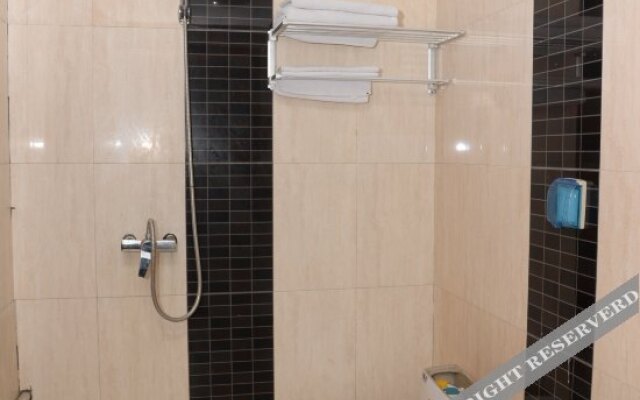 Xinjiayuan Business Hotel