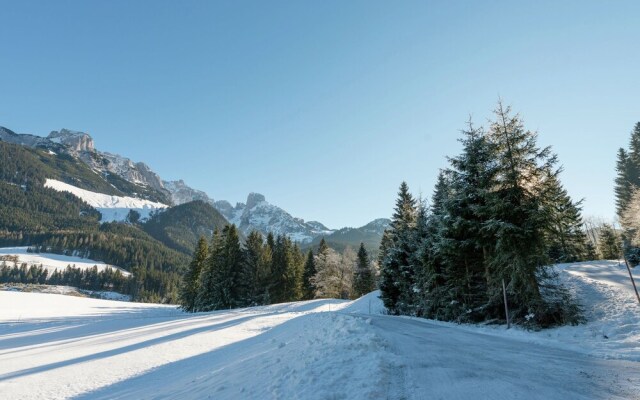 Chalet in Annaberg-lungotz With a Community Pool