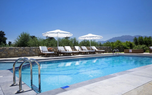 Private Polished Mansion w Private Pool Jacuzzi
