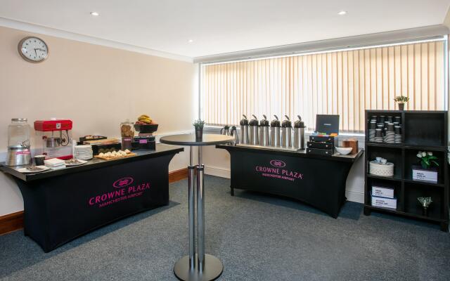 Crowne Plaza Manchester Airport by IHG