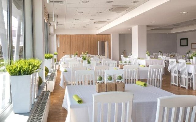 Hotel Arkadia Jelcz-Laskowice