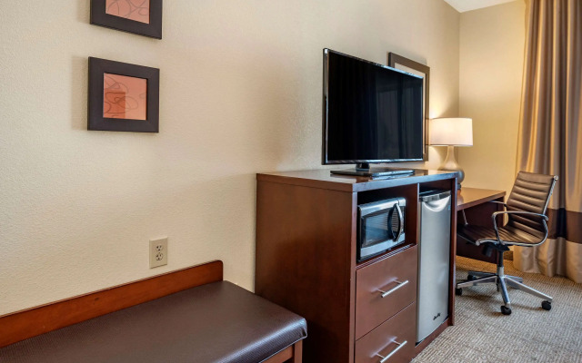Comfort Suites Columbus West - Hilliard