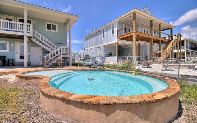 Baydreamer Vacation Home With Private Pool by Redawning