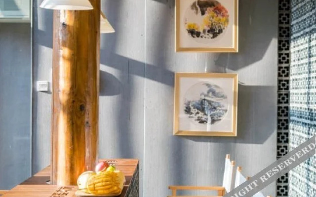 Tengchong and Shunhai Yan College Inn