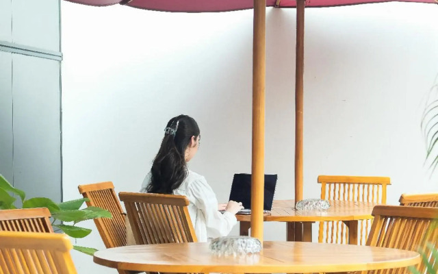 LeGreen Suite Sudirman