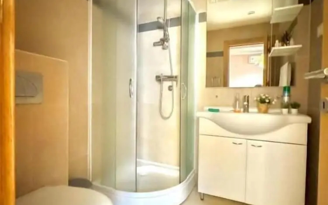 Sunset Poolside Retreat BlueH