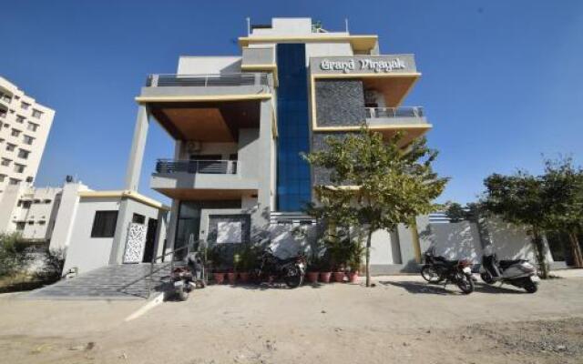 OYO 27010 Grand Vinayak