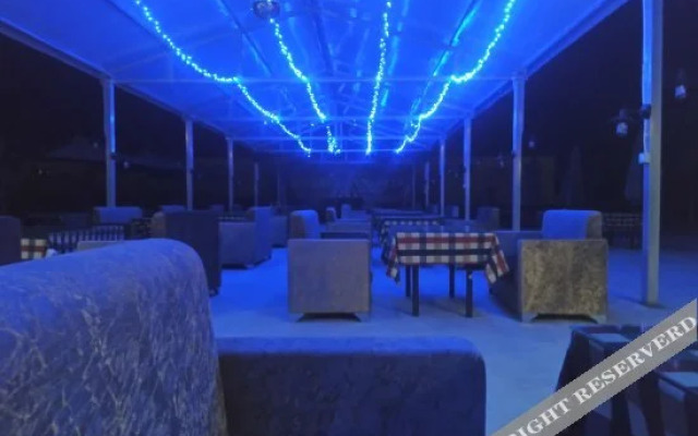 Shapotou Yanran Hostel