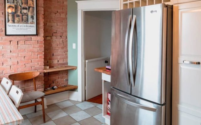 Cosy 1 Bedroom House Near Junction Triangle