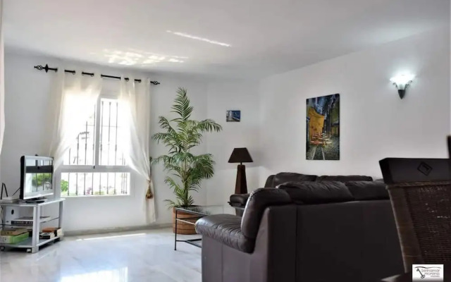 Bright 2 Bedroom First Floor F-4