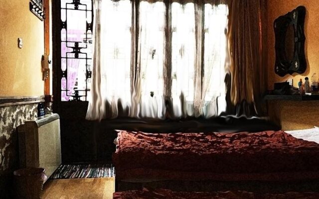 Kelly‘s Courtyard Hotel