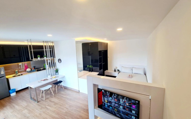 Menara Simfoni 7# with balcony# facing highway