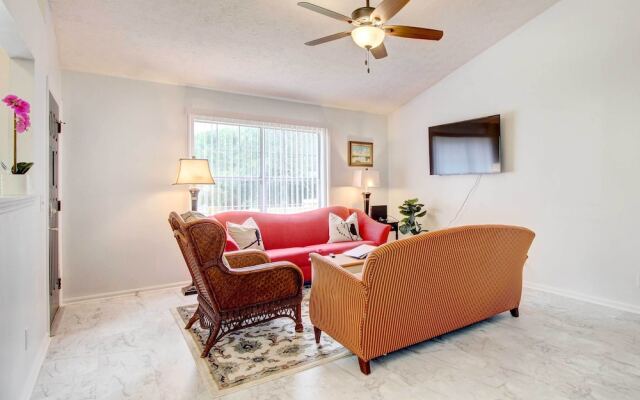 Peaceful Savannah Home - 11 Mi to Beaches!