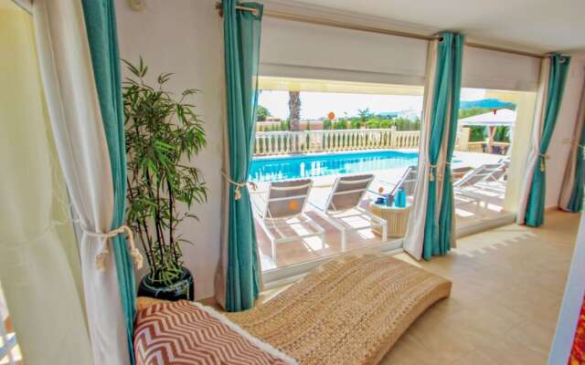 Michelle - sea view villa with private pool in Benissa
