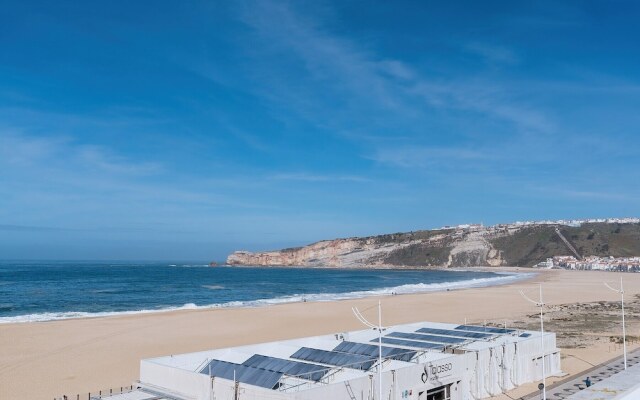 Beautiful 3 Bed Apartment in Nazare