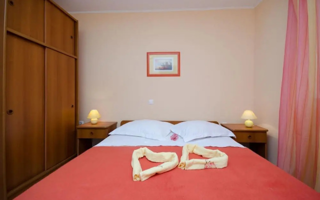 Apartments Marijana 2817