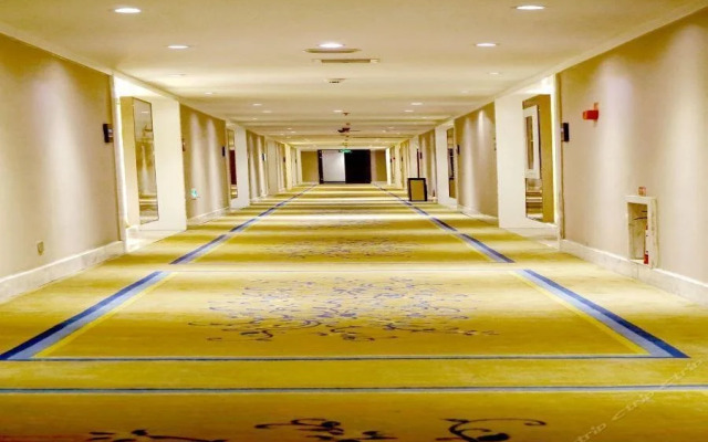 Eden International Hotel