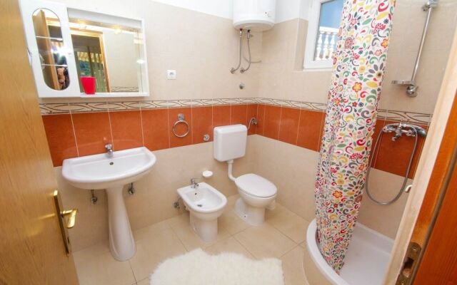 Friends and Family Apartments