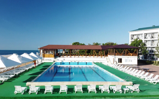 Zolotoj bereg(Evpatorija)