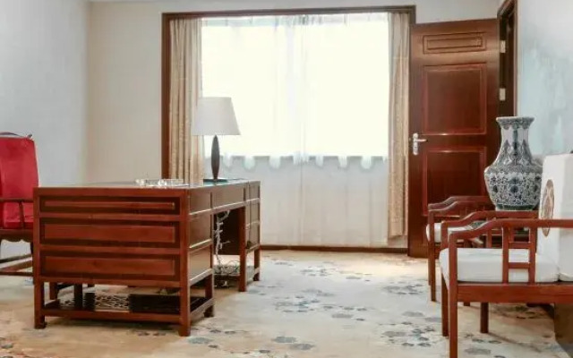 Longchuan Hotel