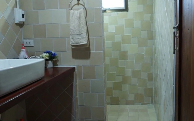 Tha Ma-O Bouteak Homestay