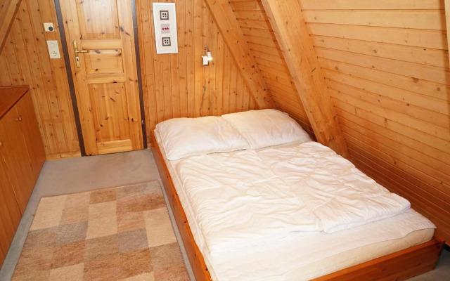 Zeltdachhaus _ grosse Terrasse _ m