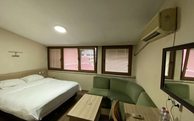 Hotel Cenedag