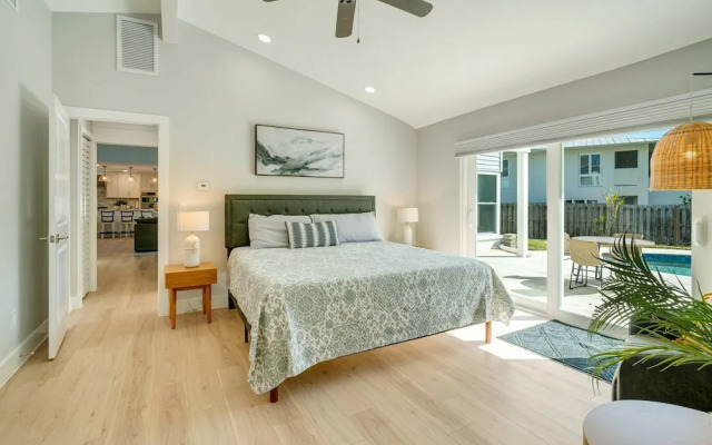 Sarasota Waterfront Pool Home With Dock