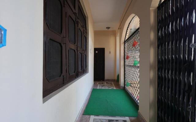 Hotel Adhya Inn