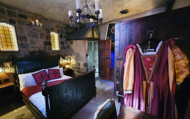 Hocus Pocus Tiny Hotel