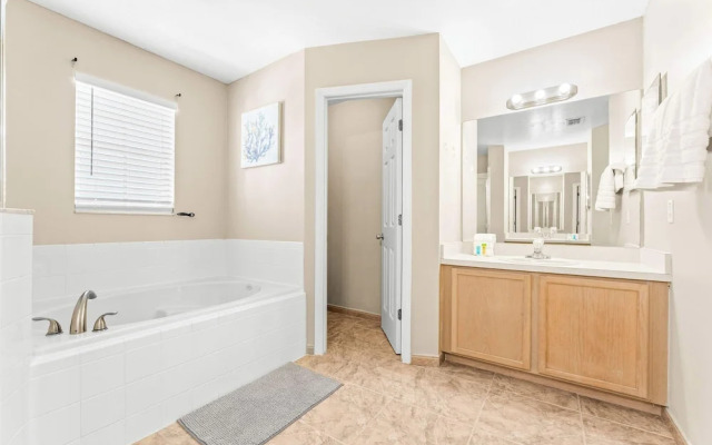 Jasmine Breeze Home for 12