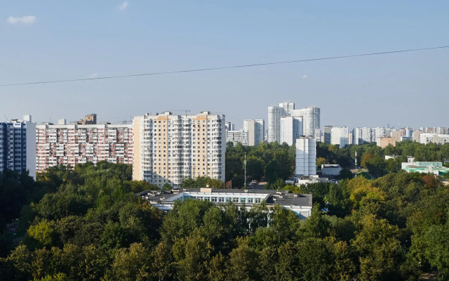 Два города на проспекте Ленинский 158