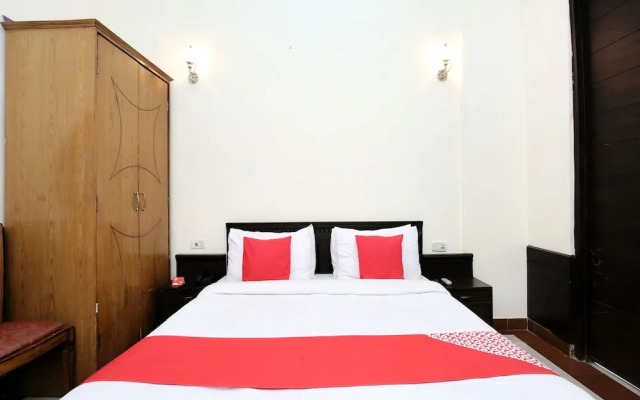 OYO 1933 Hotel City Paradise