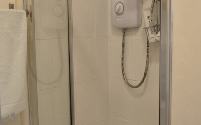 Sophisticated and Bright One Bed in Leith
