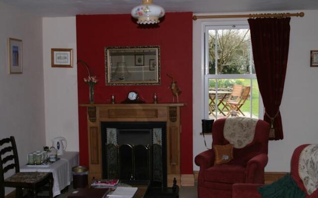 Nightingails Hotel
