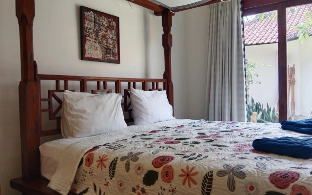 Rumah Paros & Gallery