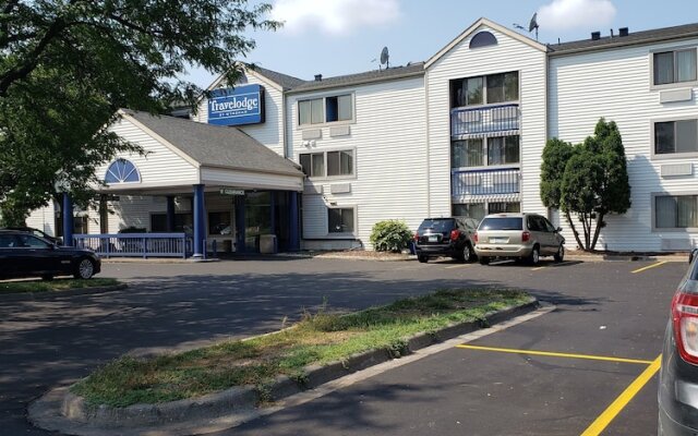 Days Inn And Suites Brooklyn Center/ Minneapolis