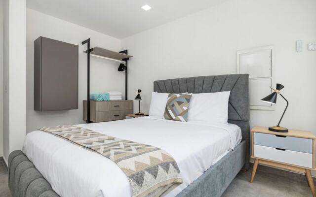 NEW 6 Bedroom Villa 2min Eagle Beach Palm Beach