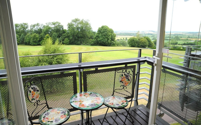 Blunsdon House Hotel