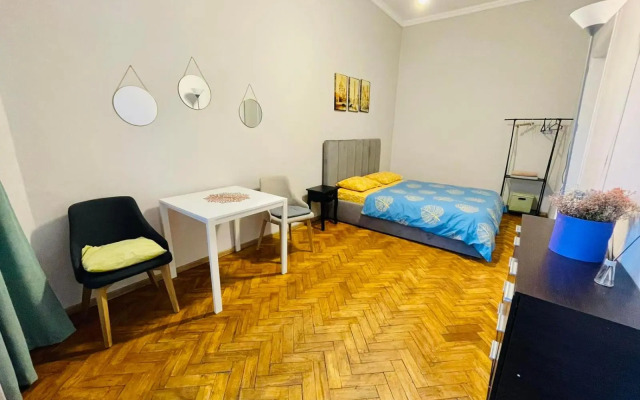 Крехівська 5, затишні апартаменти з двома спальнями