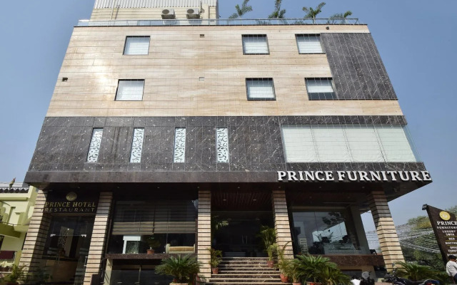 OYO 7110 Hotel Prince