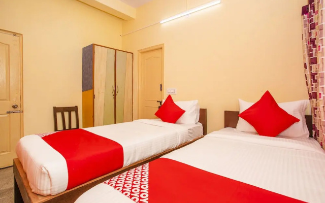 OYO 17136 Hotel Chinmayee Inn