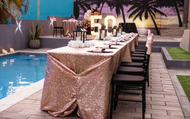 Private Estate with Pool 10bed/6baths