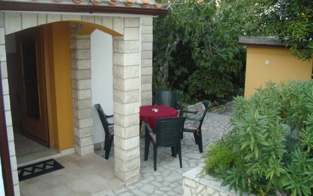 Marija - Olive Garden - A1