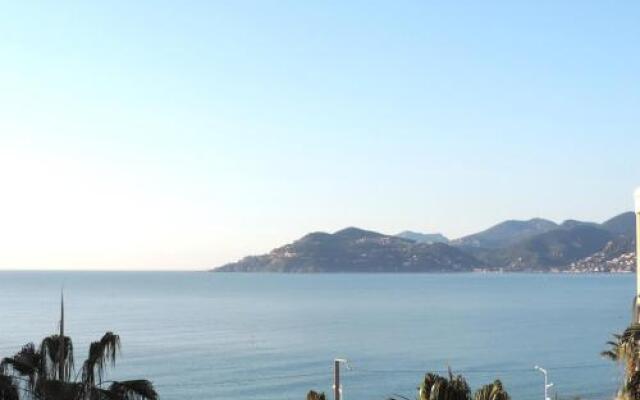 Cannes Front Beach Pools Apartment