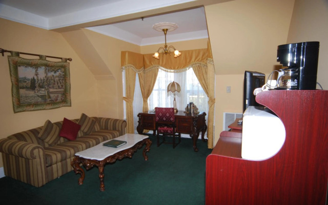 Queen Anne Hotel