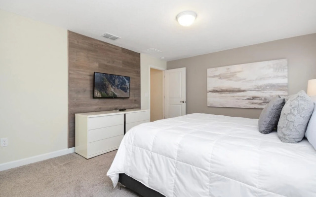 Four Bedrooms w/ Pool TownHome 4841